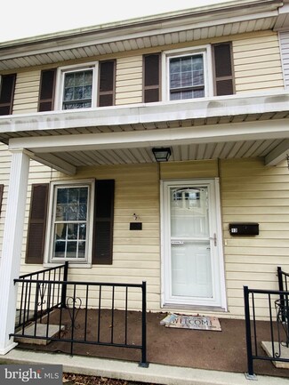 13 Lincoln Way E Unit 8, New Oxford, PA 17350