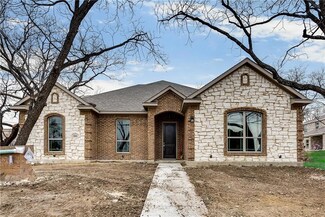 301 NE 4th St, Grand Prairie, TX 75050