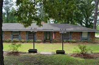 5460 Sheppard Dr, Elmore, AL 36025