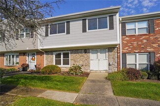 2088 Carlile Dr Unit 136, Uniontown, OH 44685