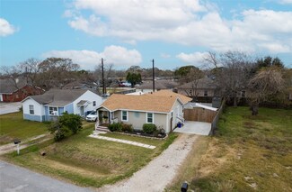 2328 32nd Ave N, Texas City, TX 77590