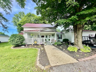 208 10th St, Covington, IN 47932