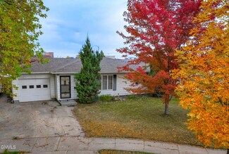 1606 10th St W, Williston, ND 58801