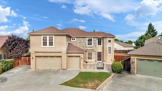 1646 Greenfield Ave, Clovis, CA 93611
