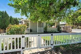 449 2nd Ave, Redwood City, CA 94063