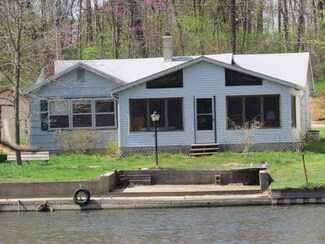 8909 N Shepards Park Ct, Monticello, IN 47960