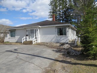28 Meadow Ln, Fort Kent, ME 04743