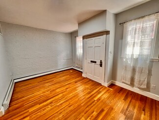 53 Phillips St, Boston, MA 02114