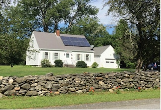 208 Heritage Rd, Putnam, CT 06260