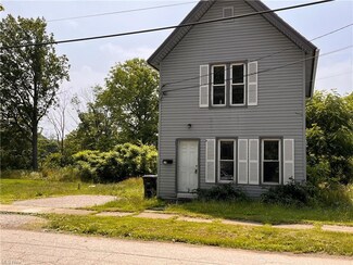 1314 W 3rd St, Ashtabula, OH 44004