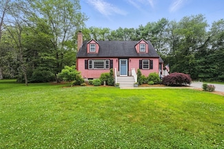13 Appletree Ln, Bedford, MA 01730