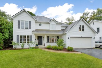 816 E Evergreen St, Wheaton, IL 60187