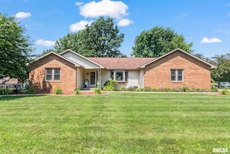 900 Wind Rose Ln, Athens, IL 62613