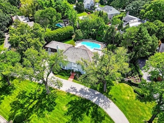 2835 Verona Rd, Mission Hills, KS 66208