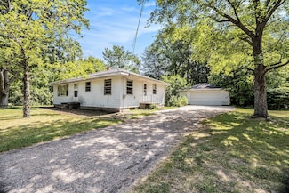 16140 144th Ave, Spring Lake, MI 49456