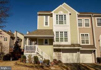 8326 Linden Oaks Ct, Lorton, VA 22079