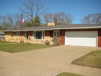 620 S Buchanan St, Prairie Du Chien, WI 53821