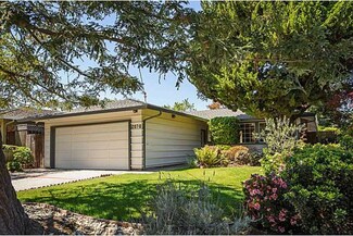 2070 Monterey Ave, Menlo Park, CA 94025