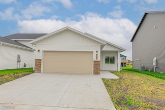 6646 68th St S, Horace, ND 58047