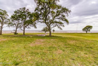 1537 1/2 Collins St, Biloxi, MS 39530