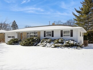 946 Diane Ave, Elgin, IL 60123