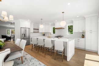 2 Rockwood Rd, Natick, MA 01760