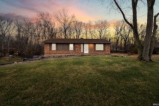 5523 Cresthill Dr, Fort Wayne, IN 46804