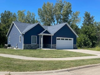 1816 Cobblestone Dr, Muscatine, IA 52761