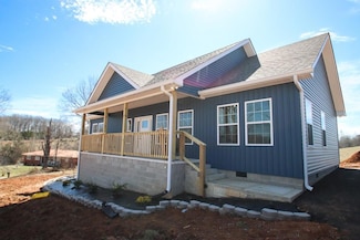 2425 Hutchings College Rd, Sparta, TN 38583