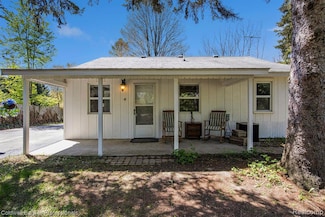 2574 S Lake Pleasant Rd, Metamora, MI 48455