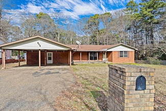605 E Lynnwood Ln, Longview, TX 75604