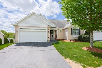 36 Edmonds Cir Unit 36, Whitinsville, MA 01588