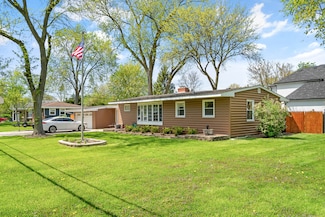 150 W 74th St, Burr Ridge, IL 60527
