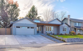 3228 Auburn Way, Medford, OR 97504