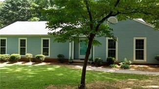 1130 Longbrook Dr, Charlotte, NC 28270