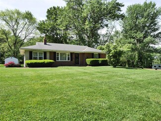 1102 Stein Rd, Saint Louis, MO 63135