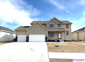 5731 Kestrel Pkwy, Elkhorn, NE 68022