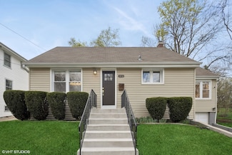 304 Bryant Ave, Glen Ellyn, IL 60137