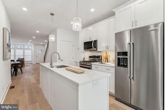 614 Carpenter St, Philadelphia, PA 19147