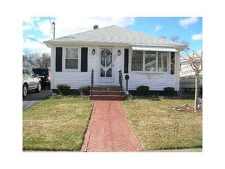 31 Berkley St, Cranston, RI 02910