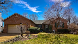 224 Brookpoint St NW, North Canton, OH 44720