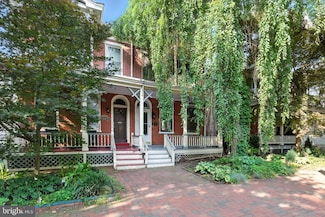 818 W 10th St, Wilmington, DE 19801