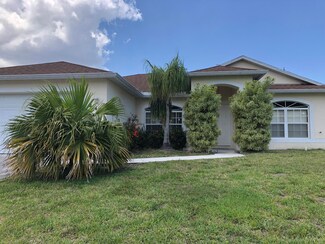 449 SW Whitmore Dr, Port Saint Lucie, FL 34984