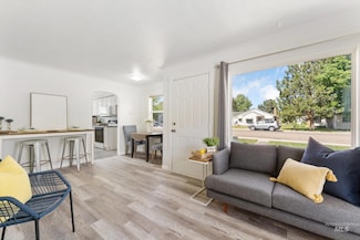 608 S Pine St, Nampa, ID 83686