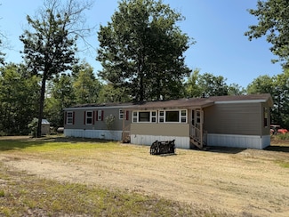 15 Michaels Way, Paris, ME 04281