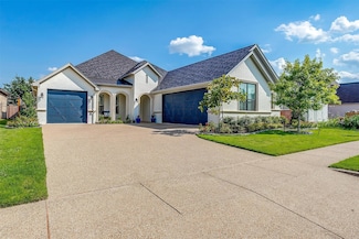 2717 River Path Ct, Burleson, TX 76028