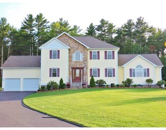 3 Cromwell Ln, Rochester, MA 02770