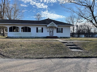 928 4th St, Earle, AR 72331