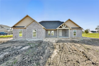 6427 Tomahawk Dr, Mont Belvieu, TX 77523