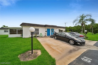 63 Tangelo Ct, Lehigh Acres, FL 33936
